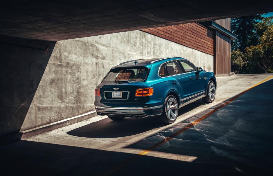  Bentley Bentayga Hybrid 2018 года  (WW) (фото 36 из 45)
